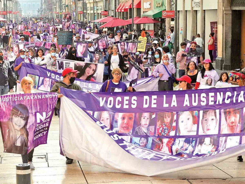 Marchan en la CDMX por Día de las Muertas