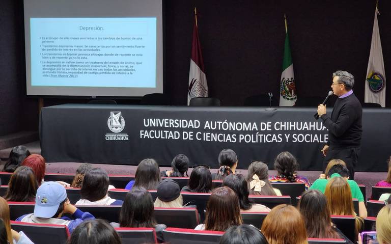 Inicia UACH la entrega de fichas para el próximo semestre