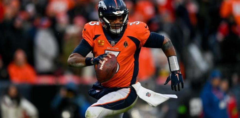 Russell Wilson es enviado a la banca por Broncos