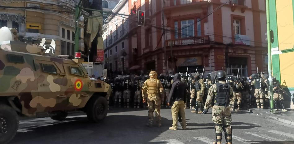 En marcha, golpe de Estado militar en Bolivia