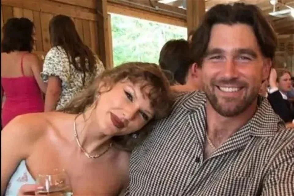 Taylor Swift y Travis Kelce van juntos a boda en Tennessee