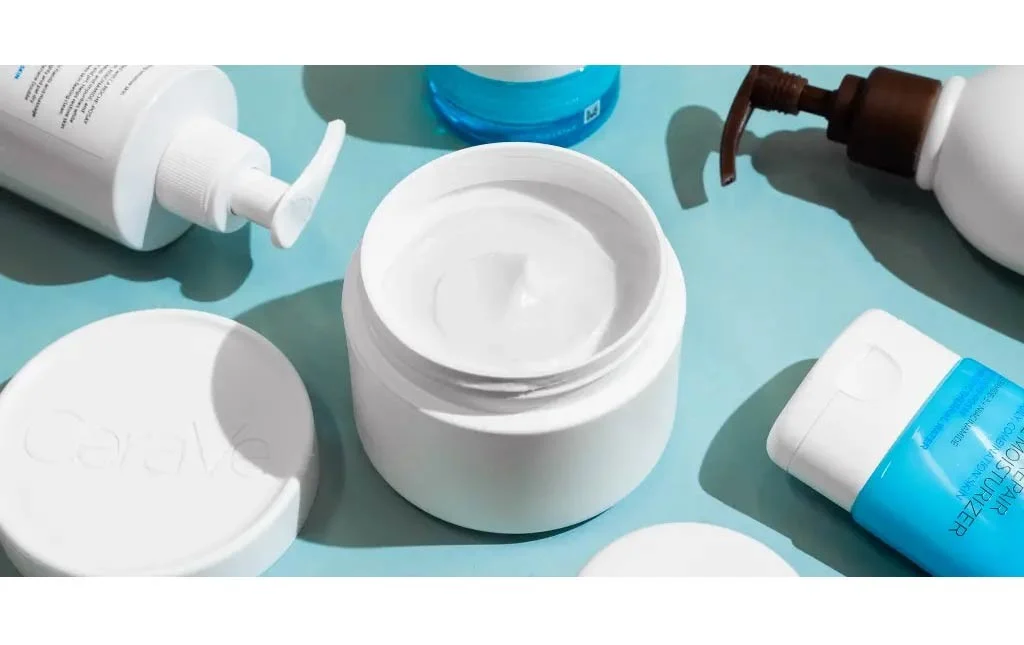 Muchas cremas corporales no deberían aplicarse en el rostro. Pero esta funciona para ambos