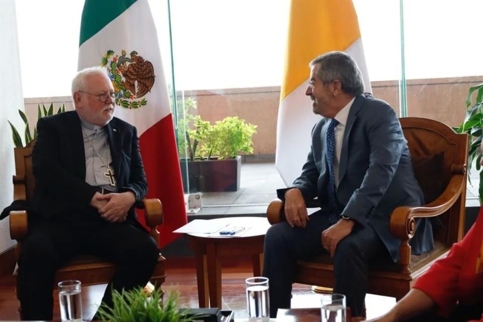 Recibe De la Fuente a Secretario de Relaciones del Vaticano